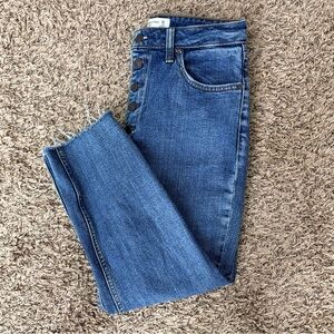 Abercrombie & Fitch Curve Love High Rise Mom Jeans – Size 26/2 XS – Raw Hem